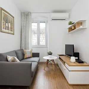Dominus Apartment Split
