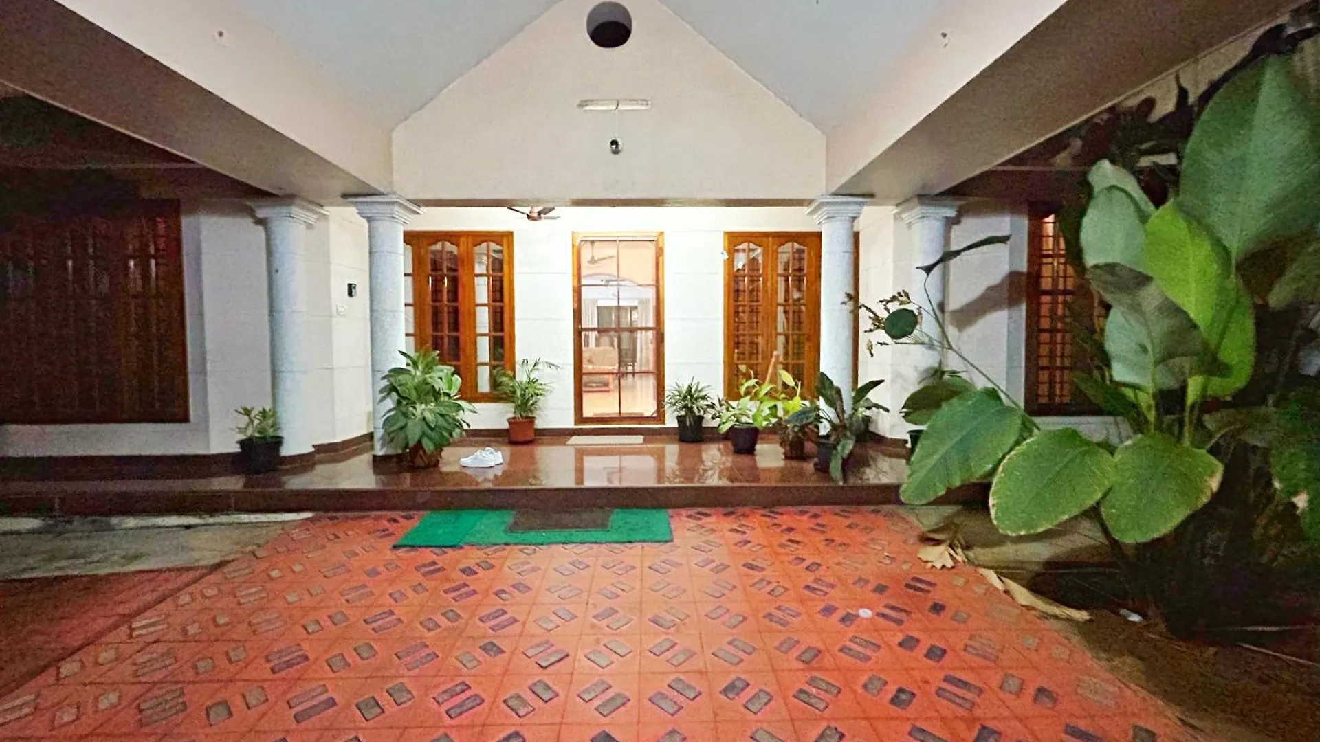 La Casa Trivandrum 4 Bhk Ac Luxury Villa At City Centre, Just 6 Kms To Airport & 5 Min Drive To Padmanabha Swamy Temple Thiruvananthapuram