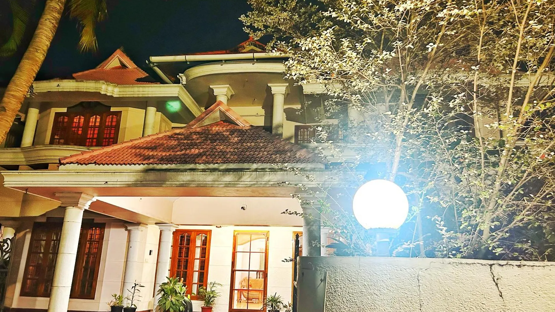 La Casa Trivandrum 4 Bhk Ac Luxury Villa At City Centre, Just 6 Kms To Airport & 5 Min Drive To Padmanabha Swamy Temple Thiruvananthapuram