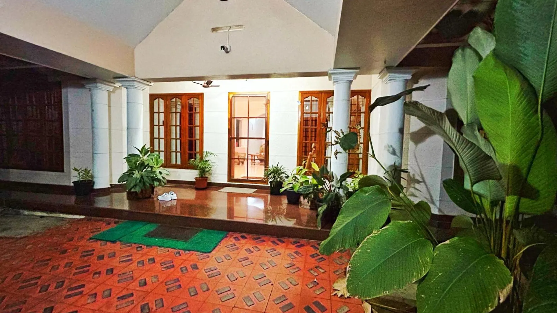 La Casa Trivandrum 4 Bhk Ac Luxury Villa At City Centre, Just 6 Kms To Airport & 5 Min Drive To Padmanabha Swamy Temple Thiruvananthapuram
