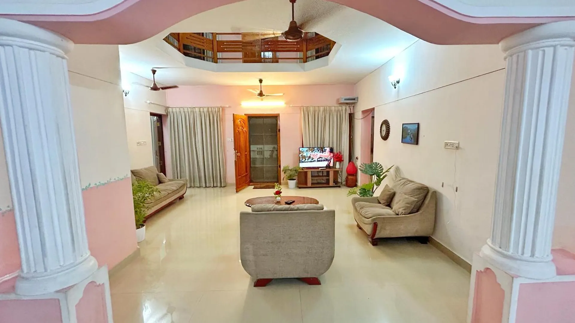La Casa Trivandrum 4 Bhk Ac Luxury Villa At City Centre, Just 6 Kms To Airport & 5 Min Drive To Padmanabha Swamy Temple Thiruvananthapuram